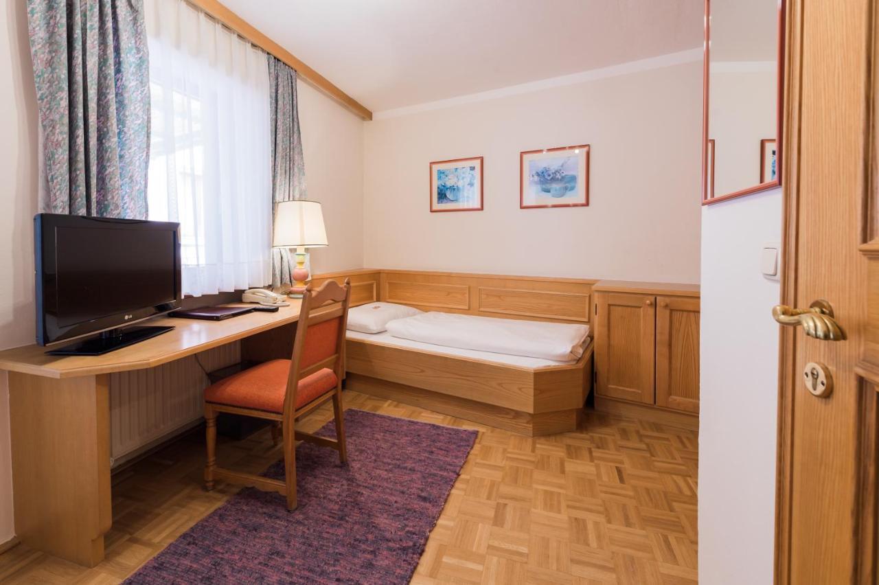 גולינג אן דר זלצאך Gaestehaus Reiter מראה חיצוני תמונה